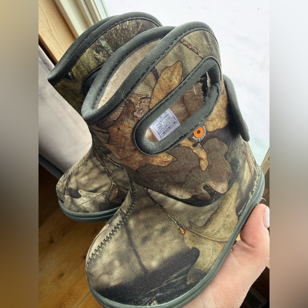 Bogs Kids' Green Camouflage Boots Infant Size 5 NWOT - Picture 2 of 7